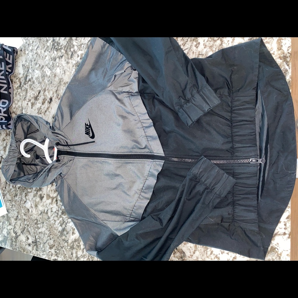 Nike wind breaker